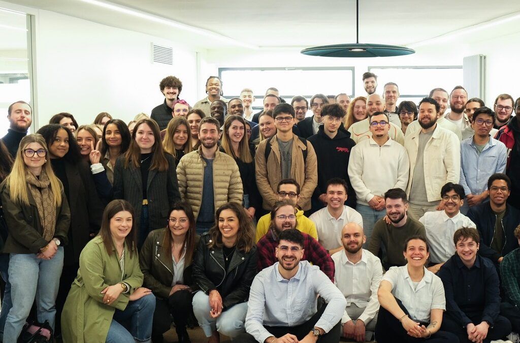 Participants de l'événement Zone01 x Pigier réunis après une matinée de 400 entretiens, souriants et fiers de l’expérience partagée.